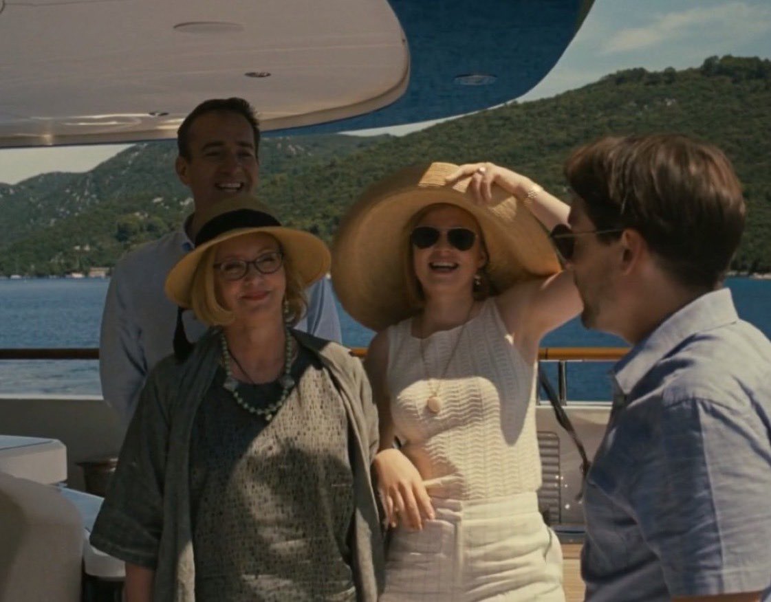 Lizwontcry's tweet image. Season 2 down bad on the yacht Gerri my beloved