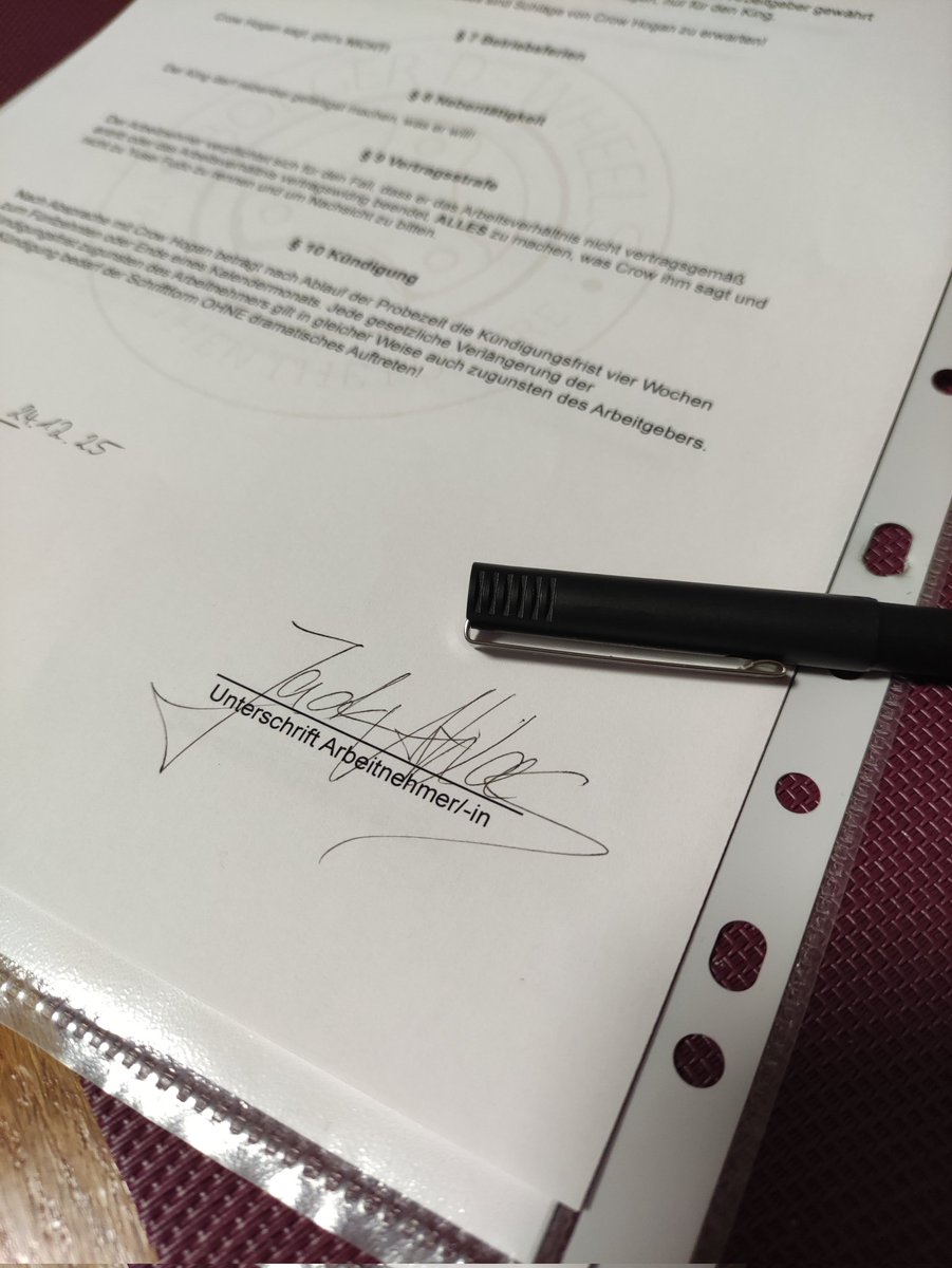 Chimeji's tweet photo. "I'll make a lot of money!"
...
But I got one! Look at the employment contract! 👀
(The scene were Jack tries to get a job.. yeah xD)
#yugioh #yugioh5ds #jackatlas #cosplay #cosplayvideo #jackcosplay https://t.co/77sRDGkFg3