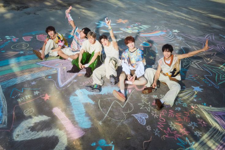 Moncewer's tweet image. My fav 2025 kpop releases but I listen to the same 5 groups over and over - a thread