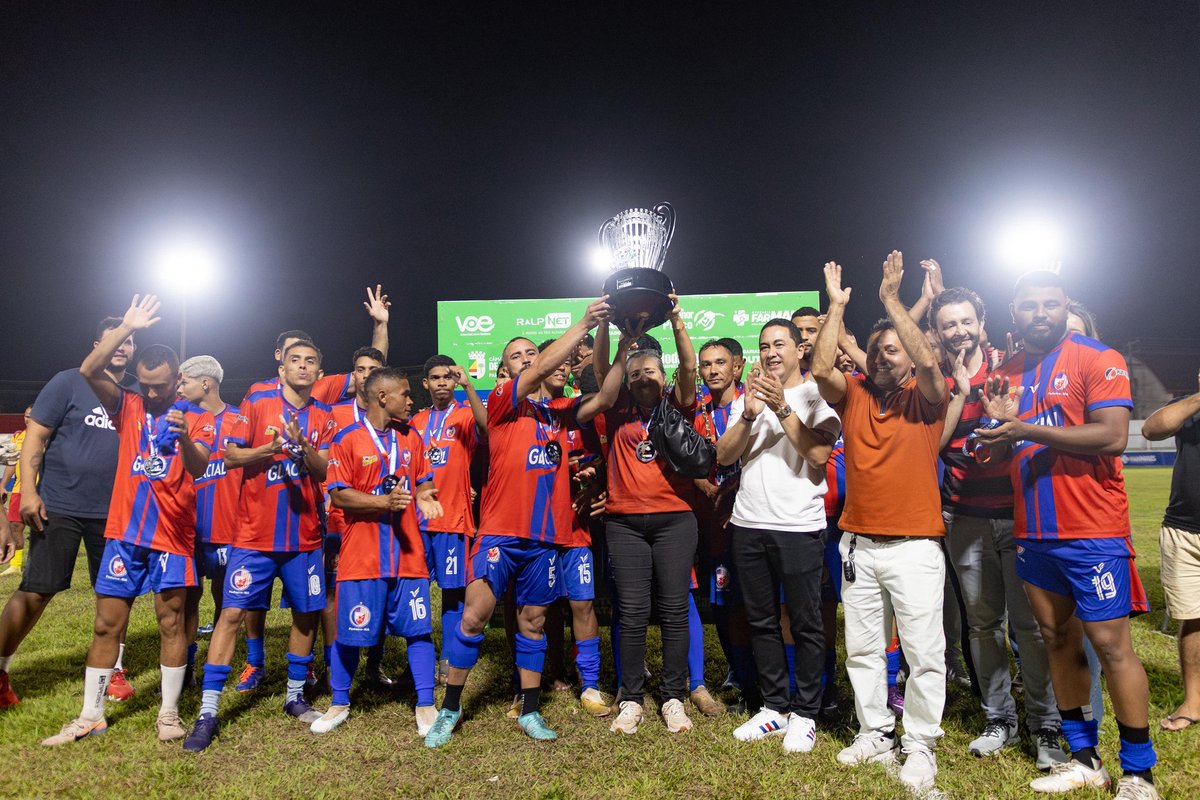 Chegamos ao fim de mais um Campeonato Pinheirense .Parabéns aos finalistas, que mostraram garra, talento e fizeram uma decisão à altura da nossa cidade.
Foram R$ 100 mil em premiações, valorizando o esporte, os atletas e fortalecendo ainda o futebol em Pinheiro.