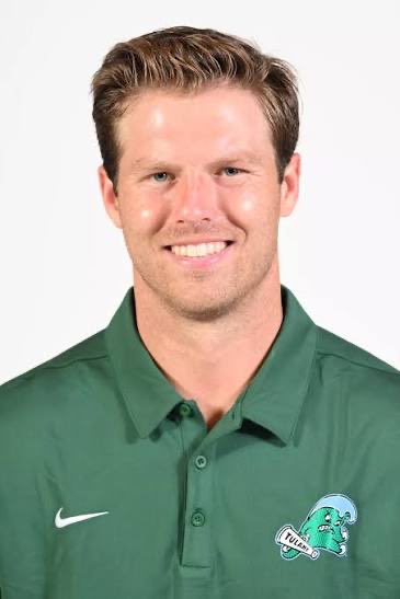 PeteNakos's tweet image. Tulane is promoting Tayler Polk to defensive coordinator, sources tell @On3sports. 

Was the co-defensive coordinator and safeties coach on Jon Sumrall’s staff. 

on3.com/rivals/coach/t…