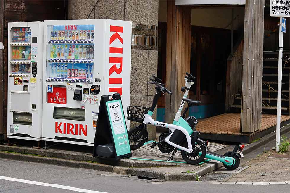 「交通ルールを守っていない」「歩道を猛スピードで走行しており危険」といった不満が多く寄せられているLUUP。急拡大とともに顕在化するネガティブな問題を、どう解決するのでしょうか？
xtrend.nikkei.com/atcl/contents/…