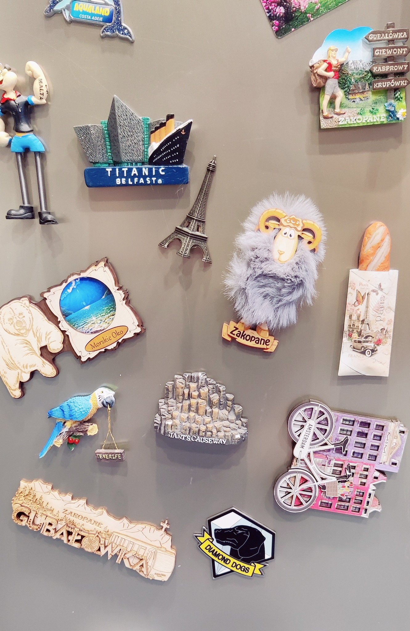 G8tNRS4WoAAf0qc?format=jpg&name=large