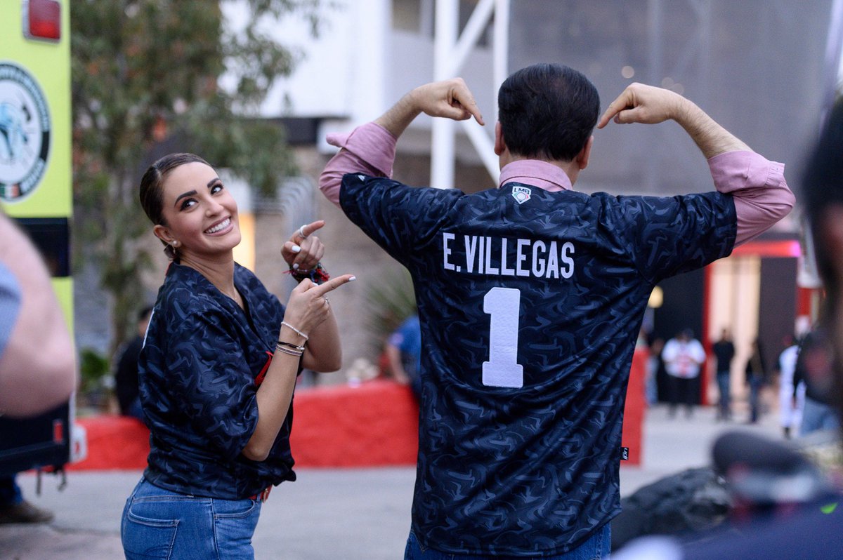 ¡Feliz cumpleaños <a href="/EVillegasV/">Esteban Villegas V.</a> !
Que sea un día lleno de bendiciones y el inicio de un gran año!!