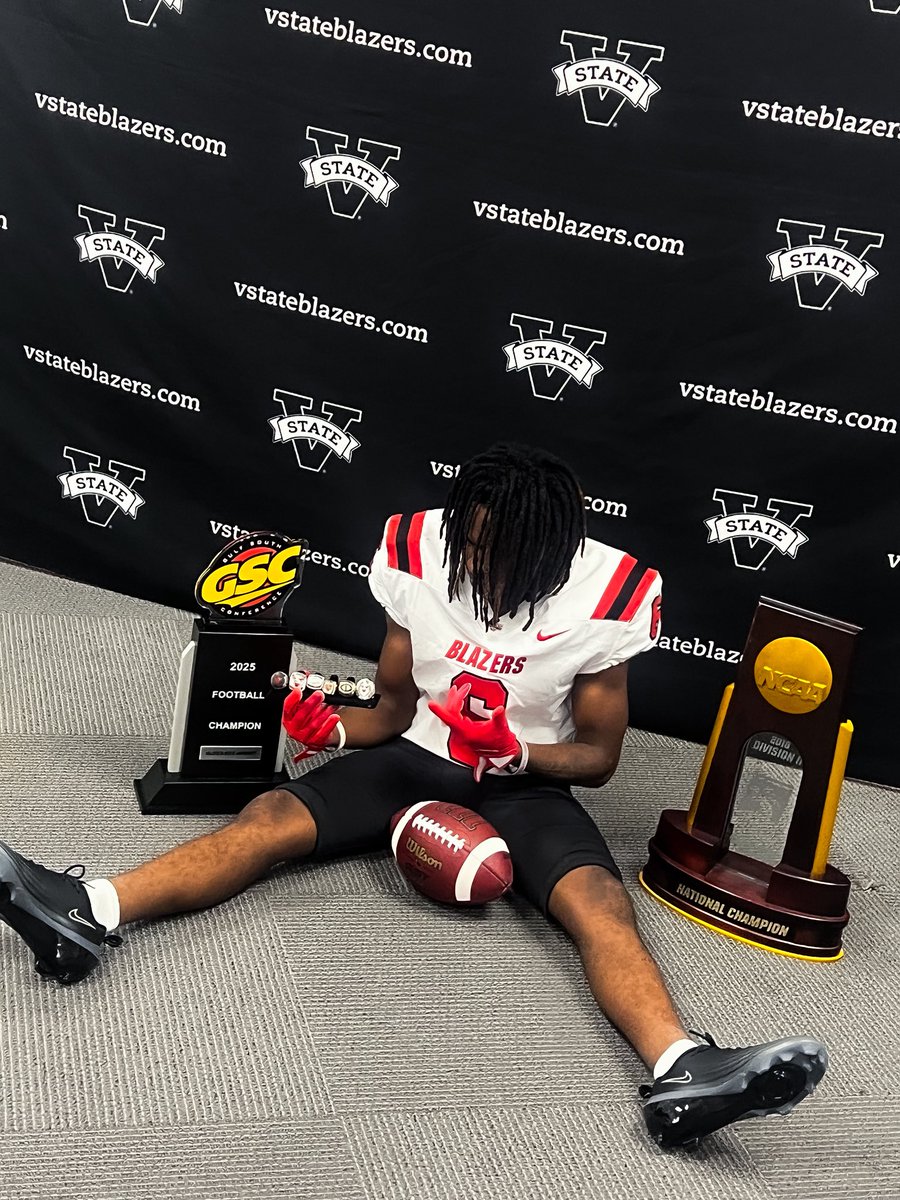 #blessed I had a great time visiting <a href="/VState_Football/">Valdosta State Football</a> Thanks again <a href="/Coach_Kee_/">Tyson Kee</a> <a href="/CoachShake1k/">Shannon “Shake” Showers</a> !! <a href="/JaylonBaker_/">Jaylon Baker</a> <a href="/cbrownrun11/">Chris Brown</a> <a href="/ewestmoreland42/">eric westmoreland</a>