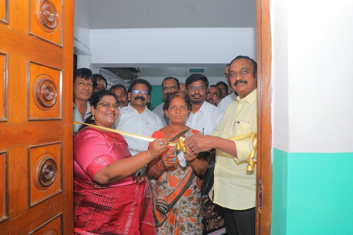 Dr_Chadalavada's tweet image. నరసరావుపేట సత్తెనపల్లి రోడ్ లోని తన్మయ హాస్పిటల్ ప్రారంభోత్సవంలో ముఖ్య అతిధిగా పాల్గొన్నాను.

#Narasaraopet
#TanmayaHospital
#HealthcareDevelopment
#MLAAravindaBabu