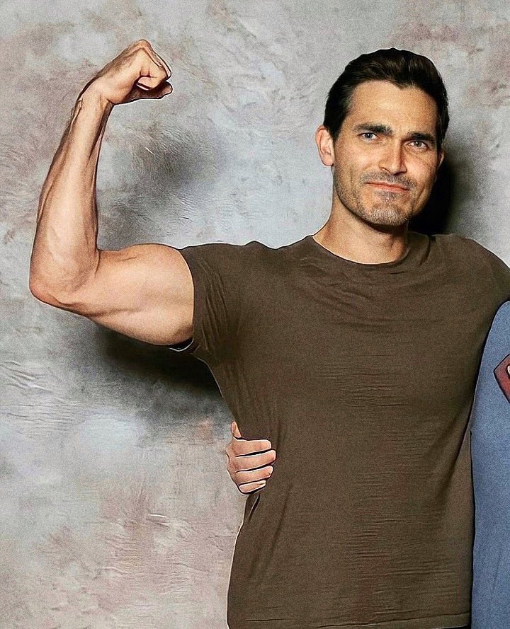 Tyler Hoechlin Updates (@updatesofth) on Twitter photo 