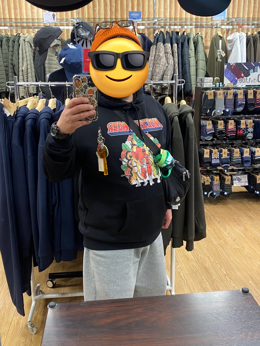 本日モッツァレンジャーパーカーデビュー日でした 別に違和感なく着