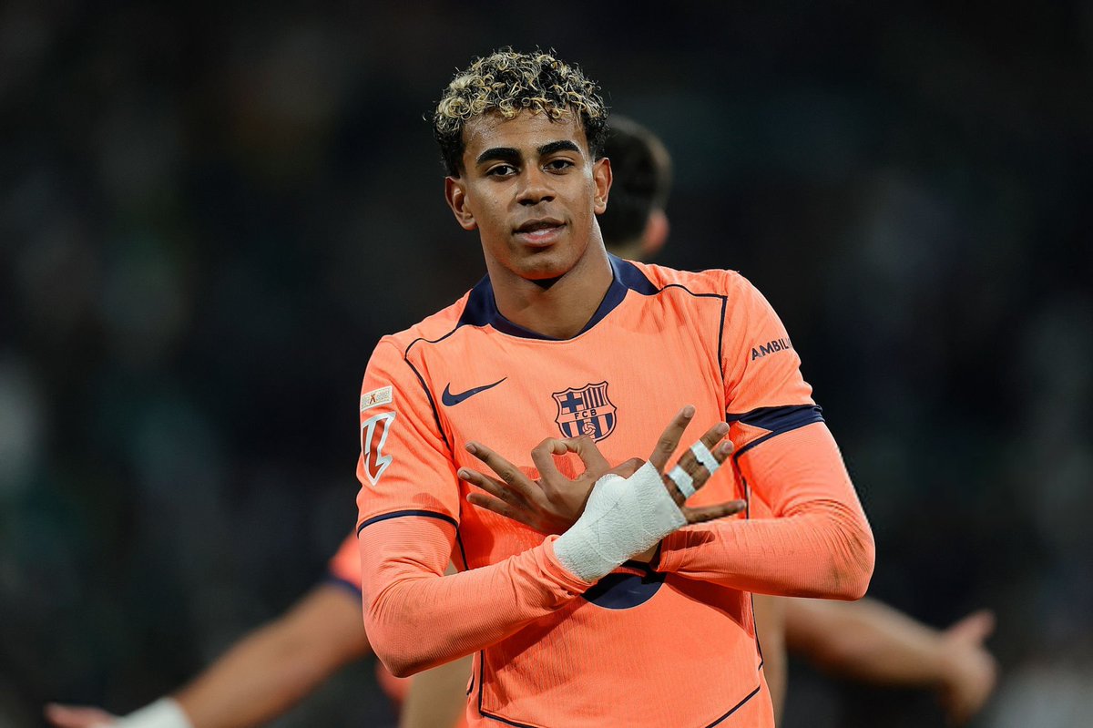 ActuFoot_'s tweet image. 🚨 𝗟𝗔𝗠𝗜𝗡𝗘 𝗬𝗔𝗠𝗔𝗟 🇪🇸 𝗕𝗨𝗧𝗘𝗨𝗥 𝗙𝗔𝗖𝗘 𝗔̀ 𝗩𝗜𝗟𝗟𝗔𝗥𝗥𝗘𝗔𝗟 ! 💎💙❤️

Cette saison TCC c’est :

🏟️ 21 matches
⚽️ 𝟵 𝗕𝗨𝗧𝗦
🎯 𝟭𝟰 𝗣𝗔𝗦𝗦𝗘𝗦 𝗗.