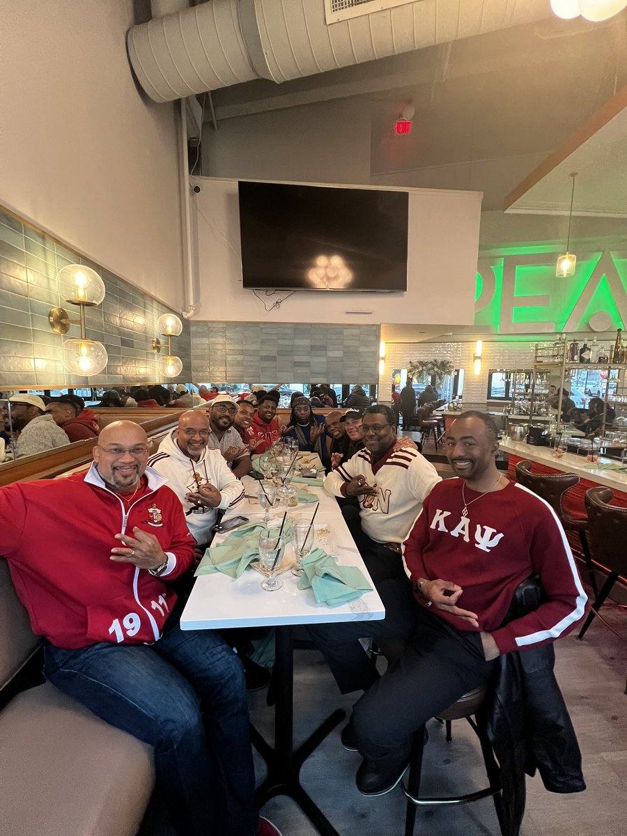 DominicBrownTV's tweet image. Yo! ♦️ Thankful for the frat here in Boston and tapping into the community. 👌🏾 #boston #nupes #d9love