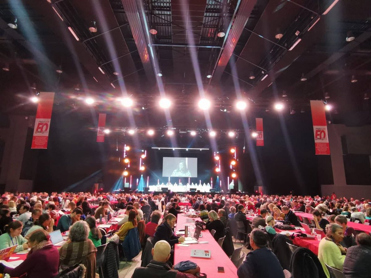 Merci à Graziamaria Pistorino et à la <a href="/FLCCGIL/">FLC CGIL nazionale</a> pour son message de solidarité au congrès de la <a href="/FnecFpFO/">FNEC FP-FO</a> 
Nos combats sont les mêmes contre les gouvernements fauteurs de guerre Meloni et Macron. 
De l'argent pour l'École, pas pour financer les guerres et le génocide à Gaza !