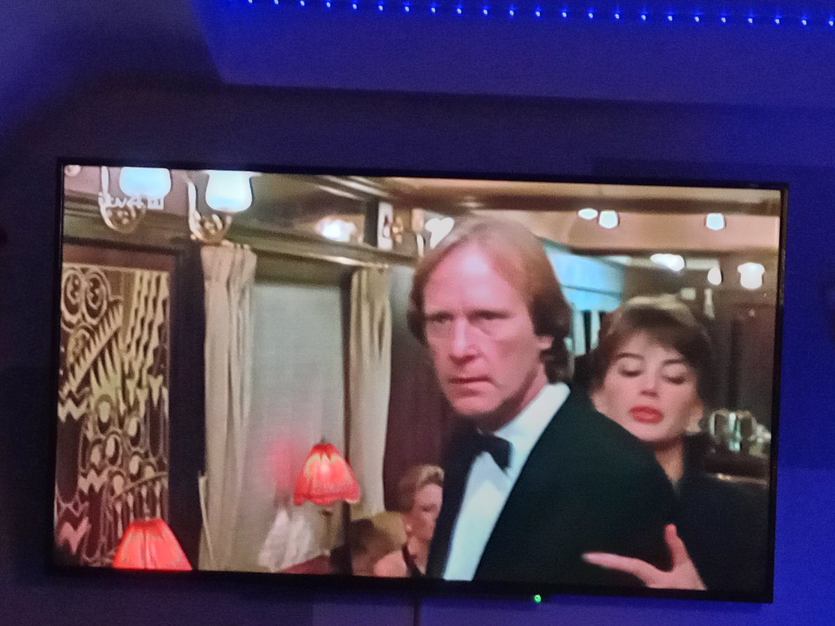 TrevCampbell's tweet photo. Got to love a bit of #Minder #arthurdaley #terrymccann at Christmas https://t.co/bmYUzdTL9a