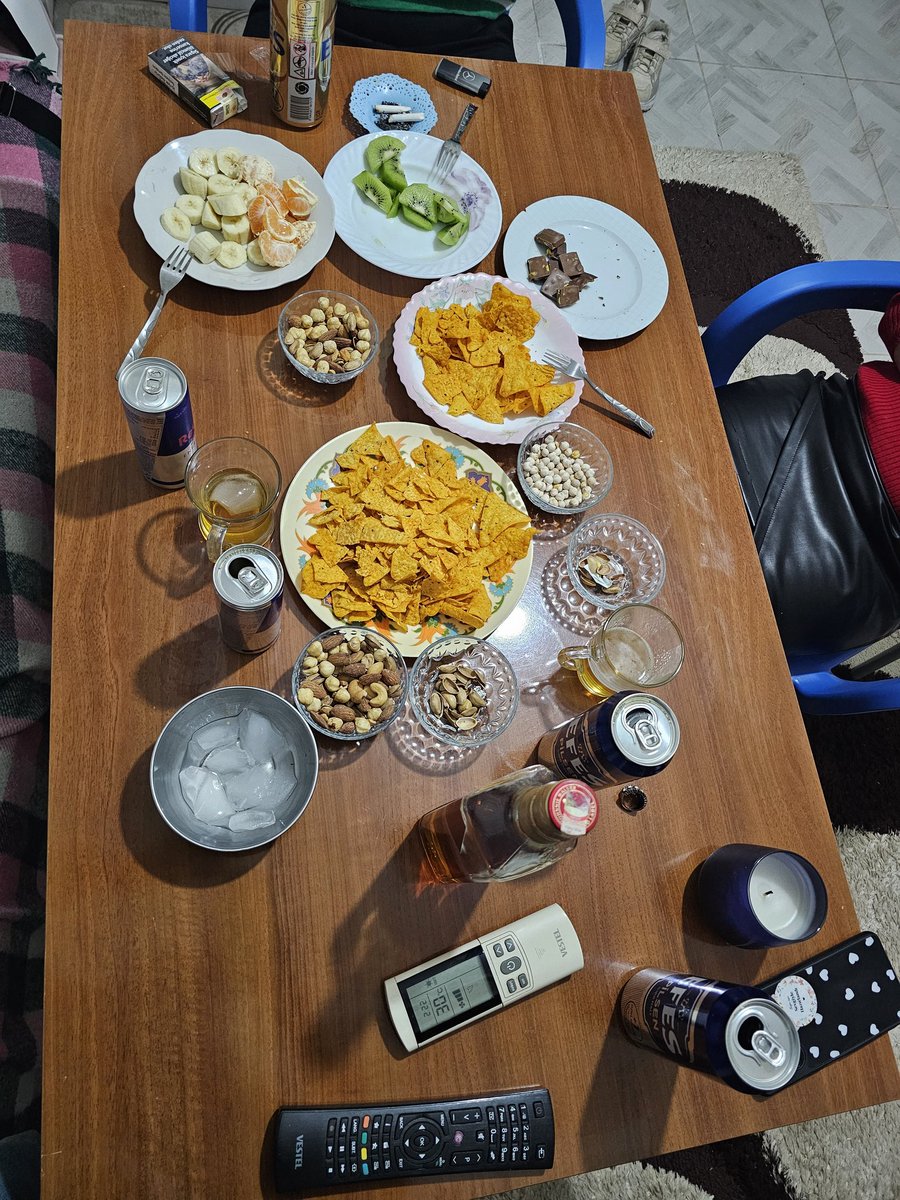 #Osmaniye #fakıuşağı bize eşlik etmek isteyen buyursun gelsin kapımız herkese açık tercihimiz tek bayanlar