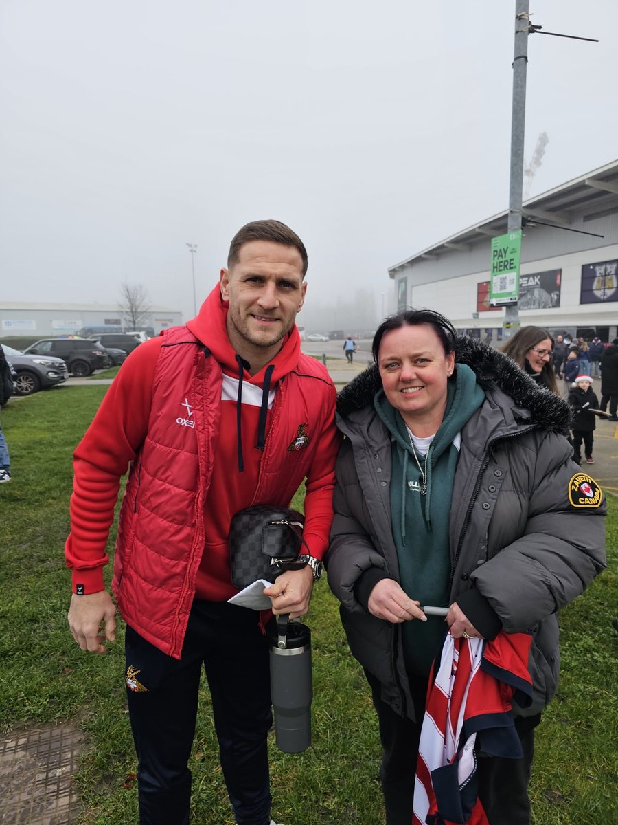 Thanks for signing my shirt <a href="/billysharp10/">billy sharp</a>  one more added to the collection x #DRFC