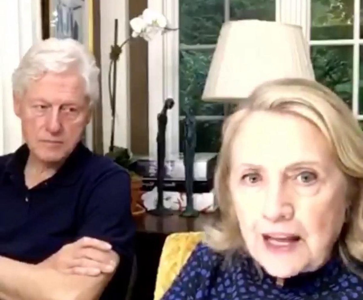 DOGEQEEN's tweet photo. What is Bill Clinton thinking here? https://t.co/itszAsrx3C