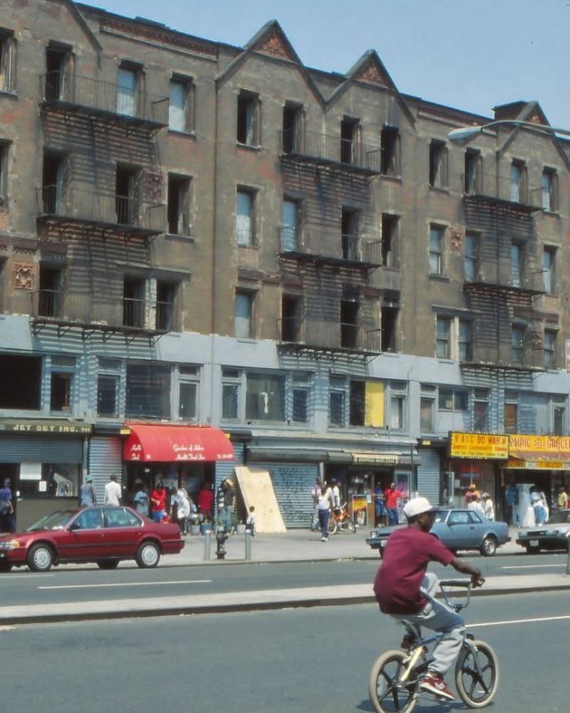 HappyIsWack2me's tweet image. Lenox ave 1991