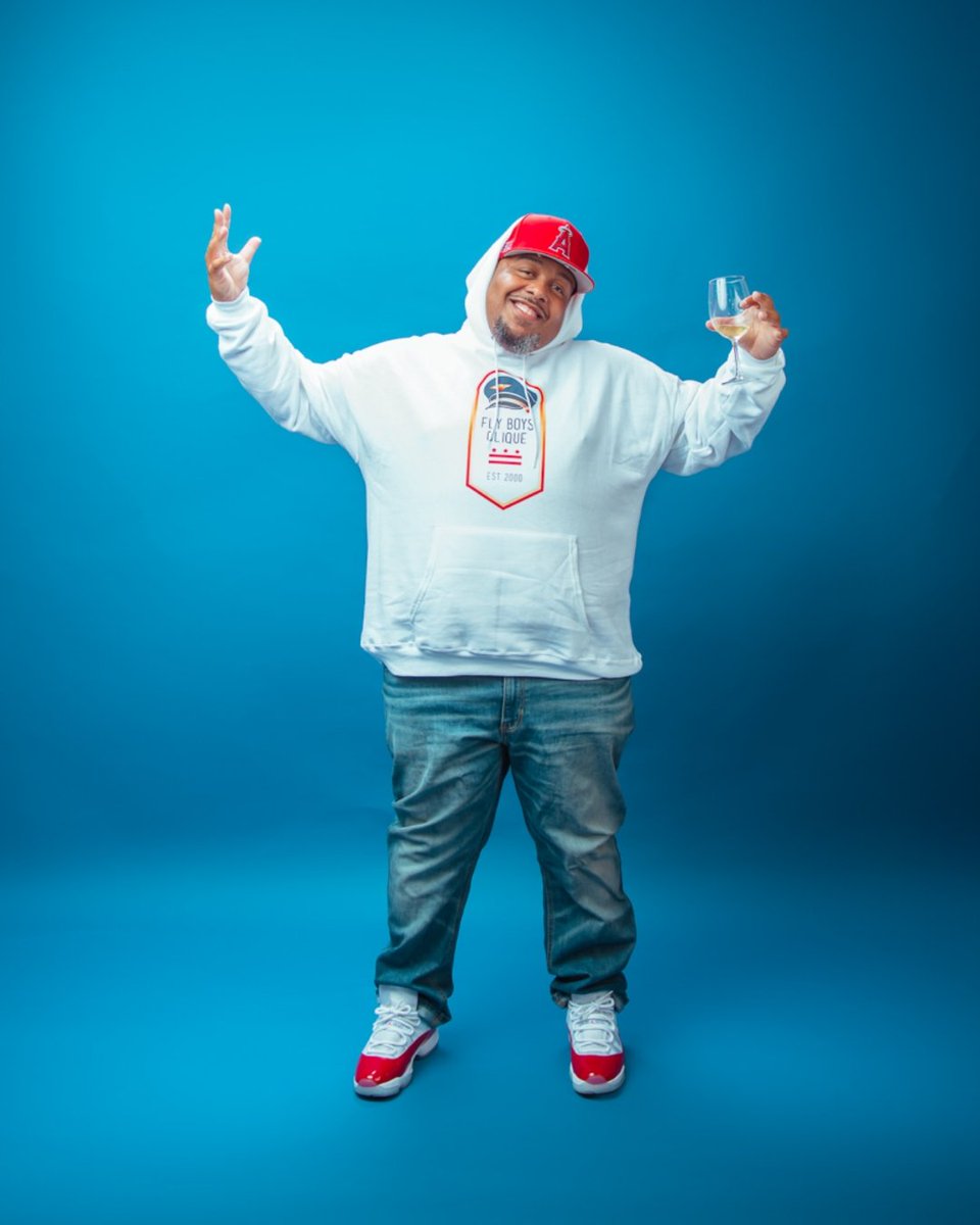 FlyKingTim's tweet image. Remove Before Flight ✈️🍾🥂