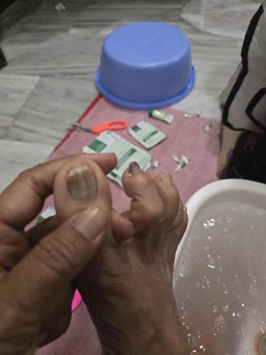 asha_choubey's tweet photo. @_yesmadam Absolutely pathetic service, rude behaviour and shocking lack of hygiene. Left my washroom dirty, clipped my nails too deep, filed my skin instead of nails, and didn’t even wear a mask. Completely unacceptable. https://t.co/DtUv63Re1N