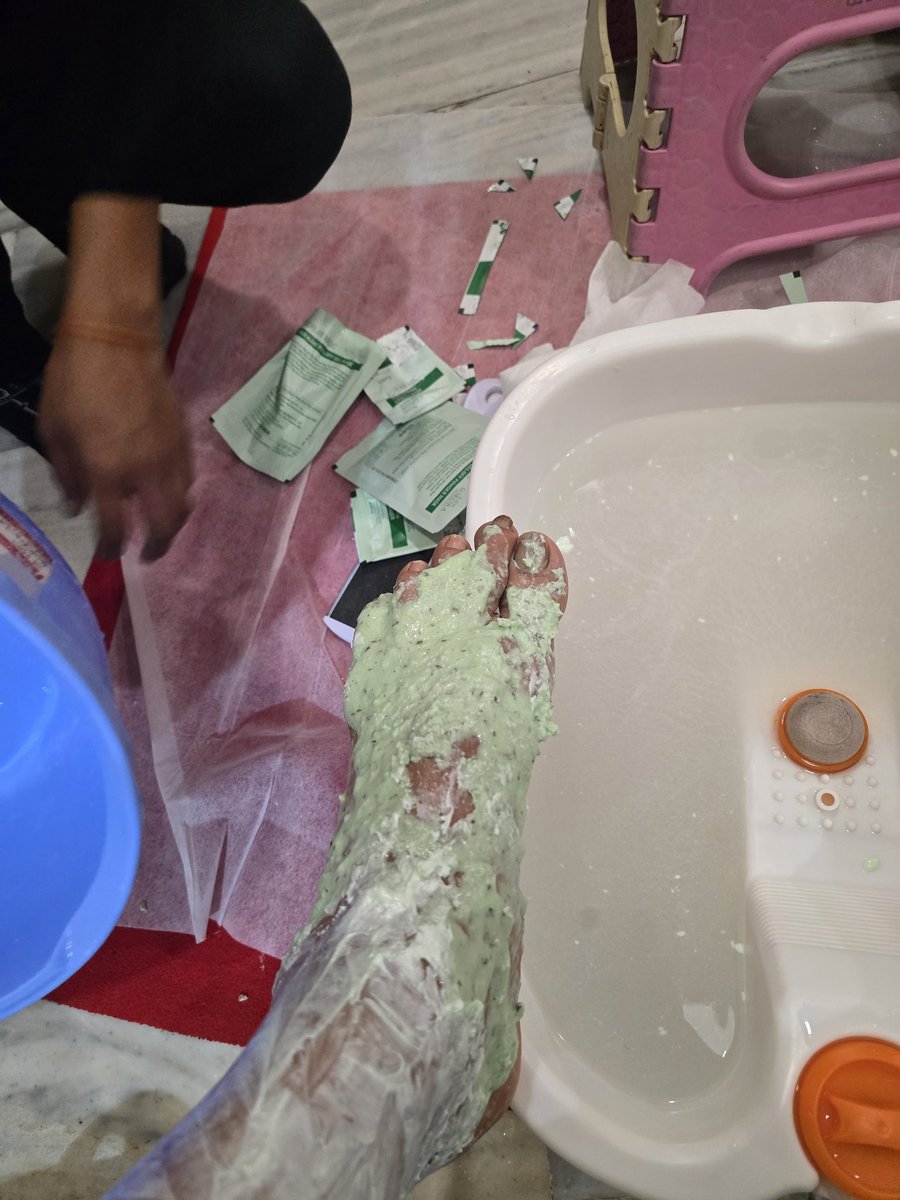 asha_choubey's tweet photo. @_yesmadam Absolutely pathetic service, rude behaviour and shocking lack of hygiene. Left my washroom dirty, clipped my nails too deep, filed my skin instead of nails, and didn’t even wear a mask. Completely unacceptable. https://t.co/DtUv63Re1N