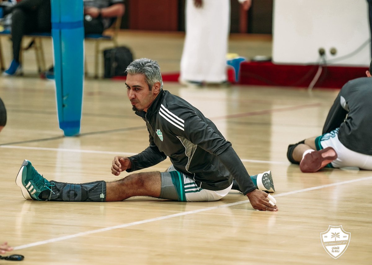 الشيب ما طلع لكبر سنّك 
كثر الجمايل بيّضت لك سواده
#خليل_حجي #الاسطورة_خليل 💚