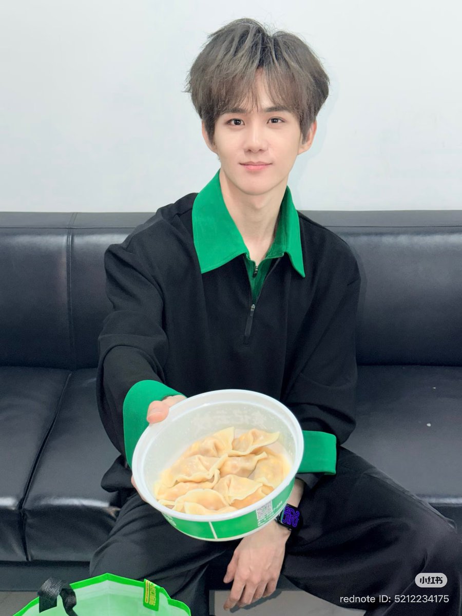 20251221 xu ziwei rednote update for winter solstice 

“everyone go eat 🥟”