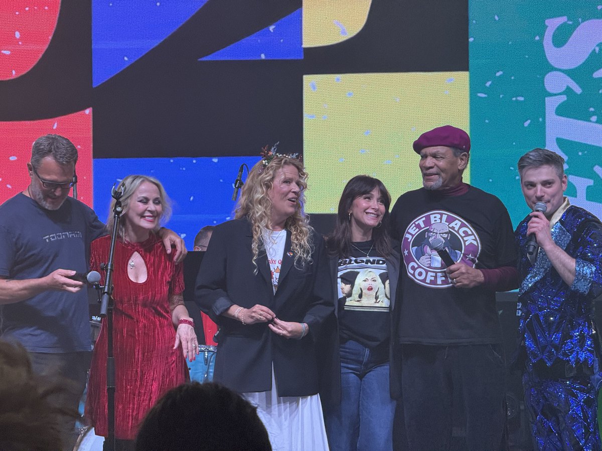 Moonitax's tweet image. I still remember the summer of 04 when I watched Cowboy Bebop. 

I will always carry that weight. 🔫