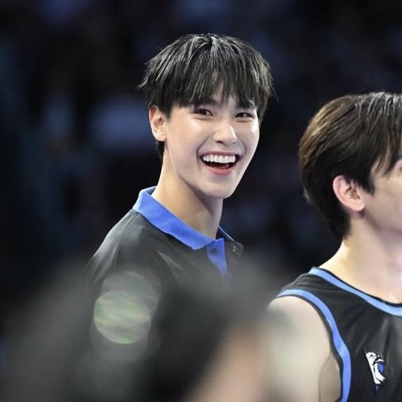 nebvlaf's tweet photo. เพลงแบล็กเฮดมาก ๆ 😿 https://t.co/gbcKSNJnPe