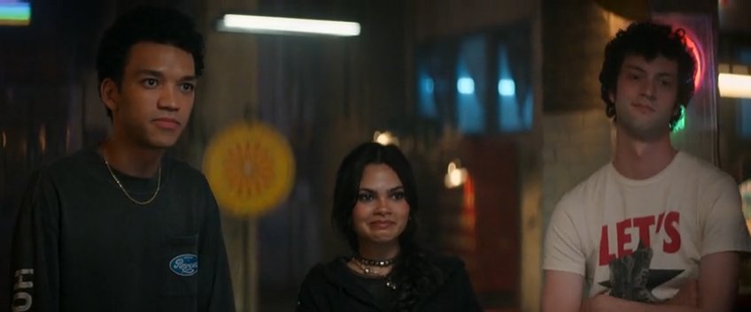 CodingLily's tweet image. We didn't need another 'Now you see me, now you don't' I know now because...what is this? 

Trivia: what's the reoccurring factor in the pics below? 🙄