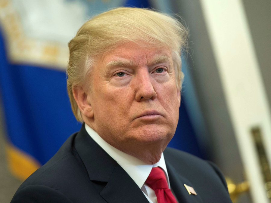 politvidchannel's tweet image. BREAKING: Trump is accused of trying to sleep with Young female aide in the White House