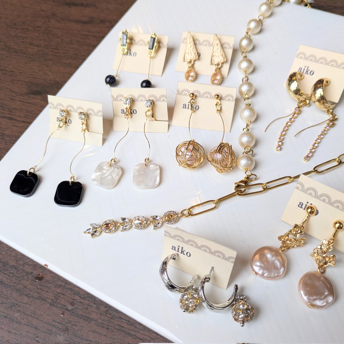 aiko】さんのハンドメイドアクセサリーから、クリスマスのお出かけにも