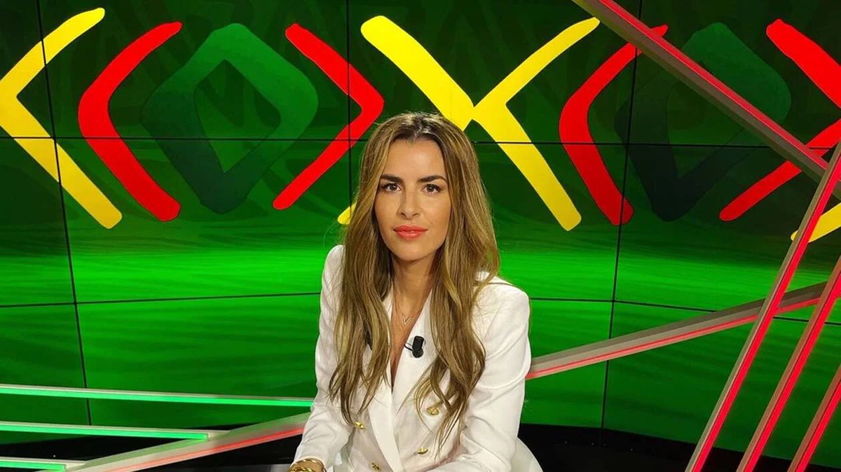Plus que quelques minutes et on retrouve enfin la géniale <a href="/Vanessalemoigne/">vanessa Le Moigne 🇫🇷🇩🇿</a> sans qui la CAN ne serait pas tout à fait la CAN. Ça s’appelle le talent.