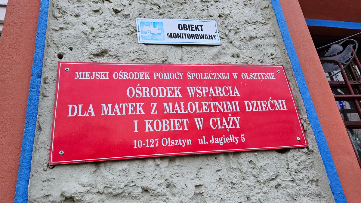 olsztyncompl's tweet photo. 1/2 W ten przedświąteczny czas kibice #Stomil #Olsztyn przekazali świąteczne prezenty https://t.co/xEgLgcRwLs. dla podopiecznych "Ośrodka Wsparcia dla Matek z Dziećmi Małoletnimi i Kobiet w Ciąży" w Olsztynie. https://t.co/W1yTp0K0sV
