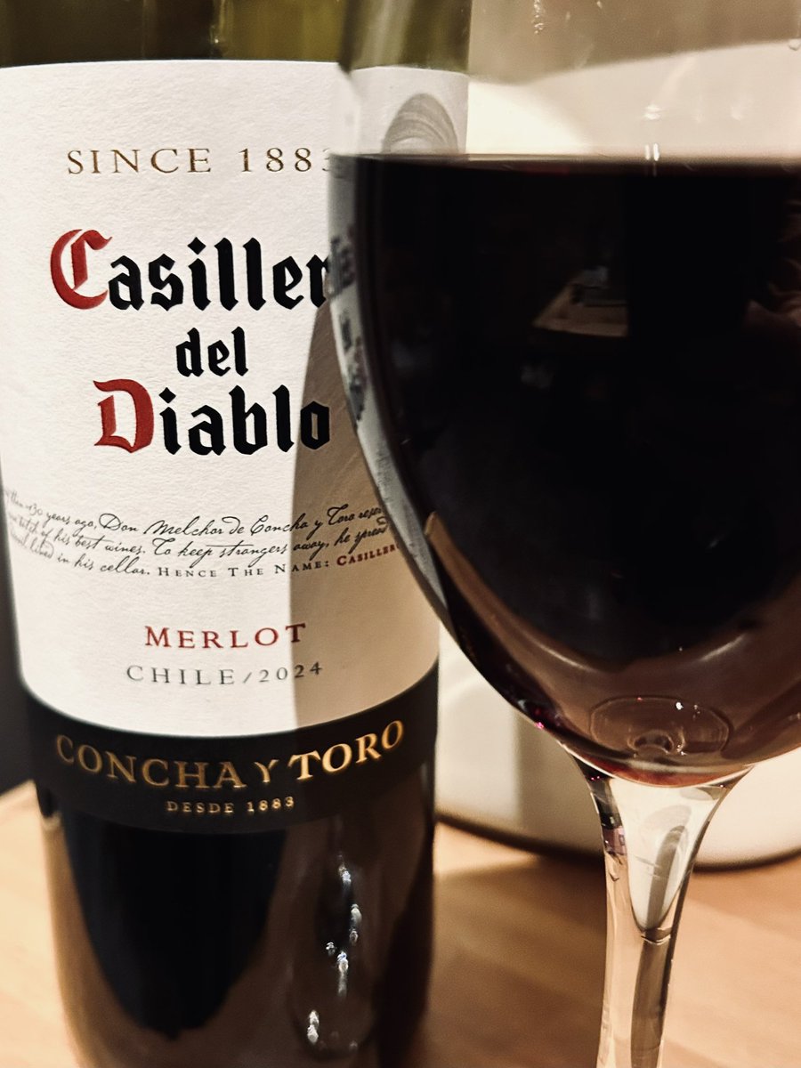 Lady Hellington-Boots tweet media