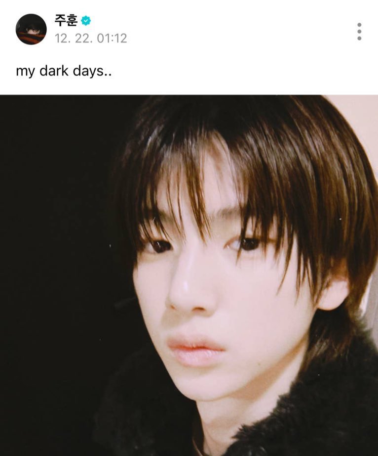 juhoontwt's tweet image. juhoon wv post with the caption “my dark days” but he was just talking about his dark hair 😭😭 omfg martin