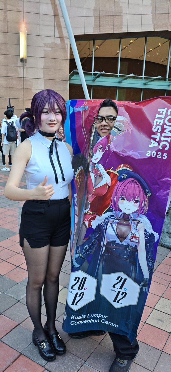 TuripuruSan's tweet photo. The only photo i took at #comicfiesta2025 . See you next year!
#cosplay #event #comicfiestamalaysia #hololive #HoushouMarine #giantticketguy https://t.co/vLQhKiKE8D