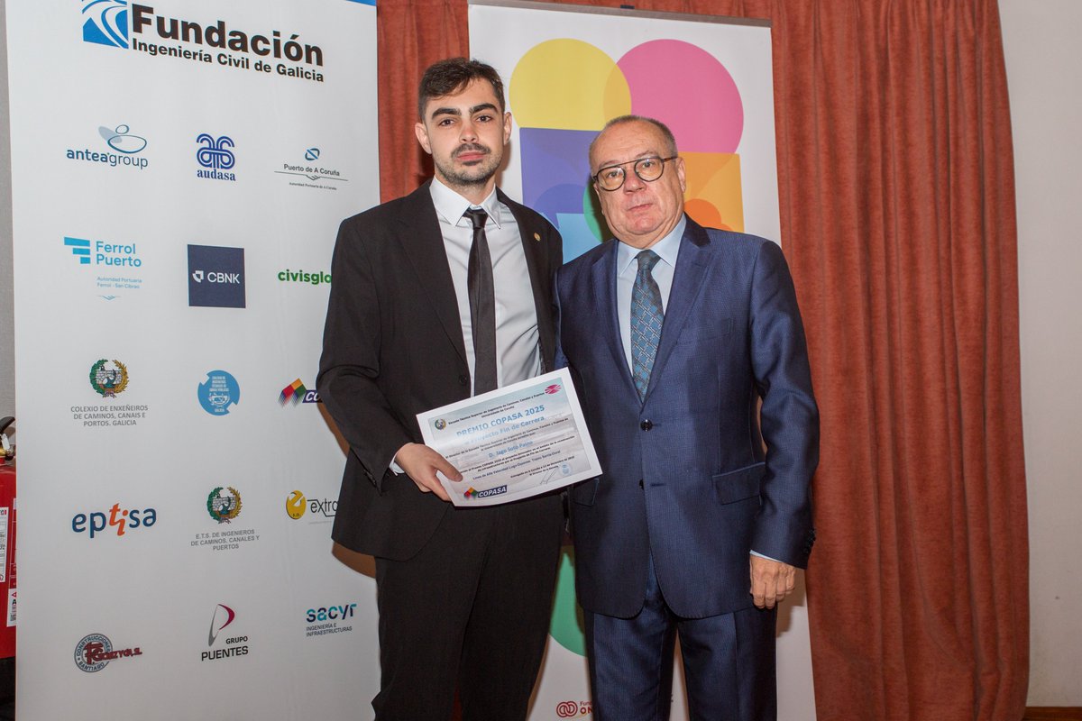 Caminos_UDC's tweet photo. 🏆 Premio COPASA al mejor TFG en construcción de infraestructuras. Ganador: Iago Soto Paino. «Línea de Alta Velocidad Lugo-Ourense. Tramo Sarria-Oural». Entrega el 12 de diciembre. Gracias a COPASA por impulsar talento y creatividad
#COPASA #ETSICCP #UDC #IngenieriaCivil #TFG https://t.co/dgdeSJgs4e