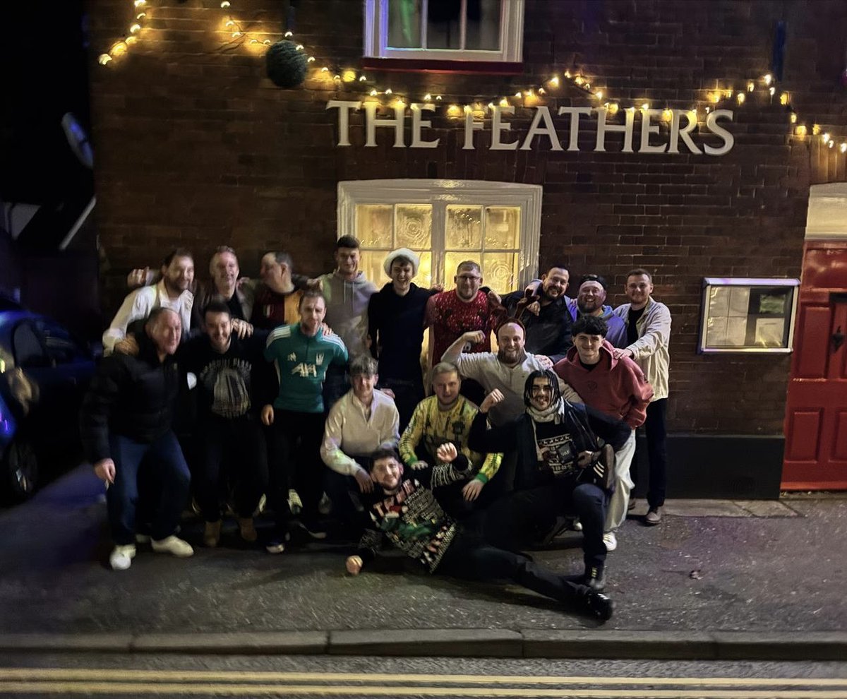 Last night with these bunch of legends, up the bloody Rocks

🔴🪨🪨⚫️🍻