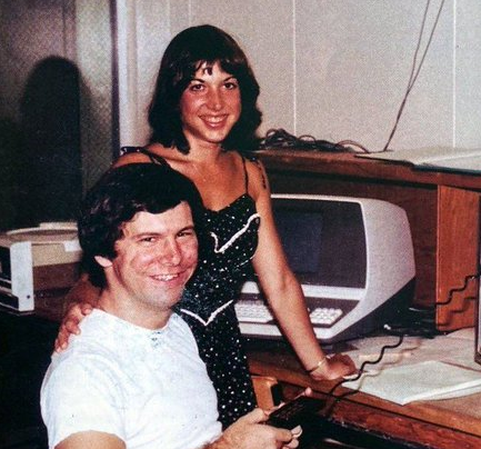 bitdov's tweet photo. "Se você quer mudar o mundo, não proteste. Escreva código!" - Hal Finney, 1994

#Bitcoin https://t.co/N0tmBkzk6k