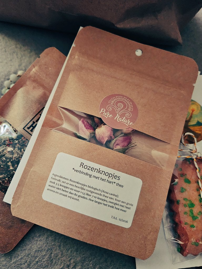 AnitaPeeters's tweet photo. @josephiensierag #Foto_Adventskalender #Dag21
#DecemberGeur chocolademunten kerstkoekjes en heerlijke biologische thee jammie #Ilovefoot 💝 https://t.co/1EfKNZ2Cl7
