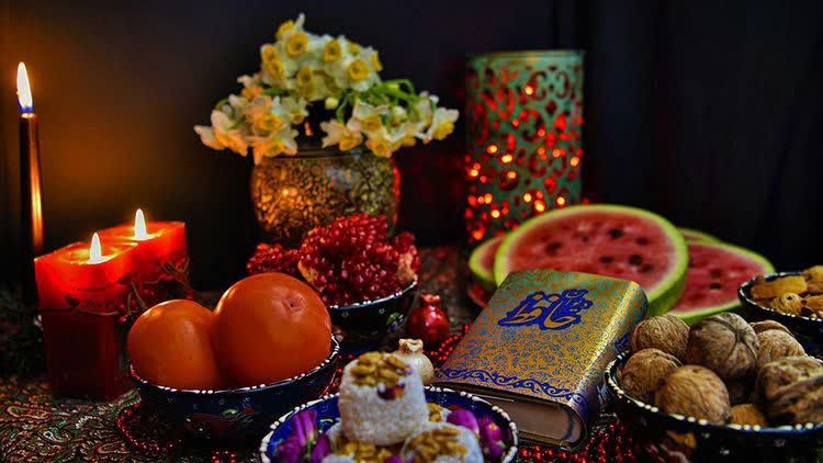 🍉 
یلدا، شب همنشینی و مهمانی
هنگامه عاشقی، غزل افشانی
با آینه سر زدن به بابا طاهر
با لهجه ناب عشق حافظ خوانی

با آرزوی سلامتی و شادی برای شما،
یلدا مبارک 🌼🌸

#یلدای_ایرانی 
#جشن_چله