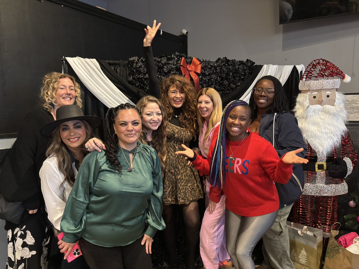 Transcendeb13's tweet photo. Surround yourself with a team who celebrates your vision. . 
Women of Empowerment Light and Love Holiday healing 2025 https://t.co/4UWkh7Q9mG