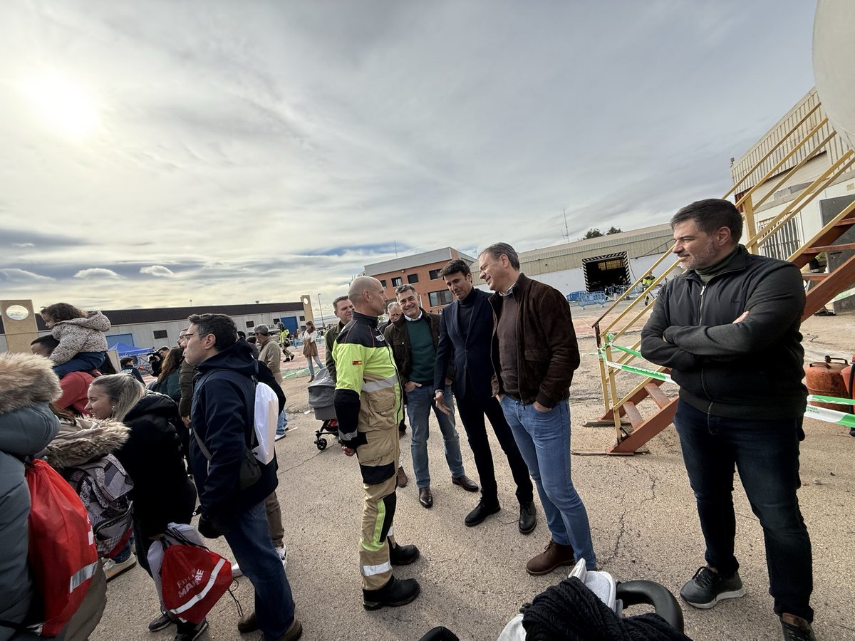 MarcosOrtuno's tweet photo. 🧸👨‍🚒 𝐗𝐈 𝐂𝐚𝐦𝐩𝐚ñ𝐚 ‘𝐈𝐧𝐭𝐞𝐫𝐜𝐚𝐦𝐛𝐢𝐨 𝐝𝐞 𝐢𝐥𝐮𝐬𝐢𝐨𝐧𝐞𝐬’

Un honor participar un año más en esta gran jornada solidaria organizada por los bomberos del Consorcio de Extinción de Incendios (CEIS).

Una iniciativa con la que los más pequeños conocen en primera persona el enorme trabajo que realizan.

¡Enhorabuena! 🎉