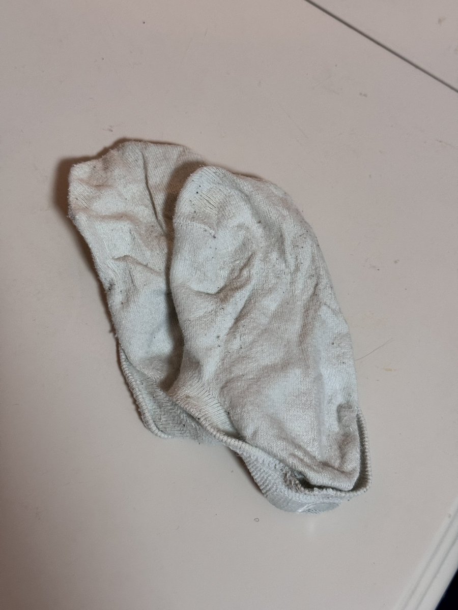 Yooho066's tweet photo. 马上女有的小船袜又要被别的男人射满了。每次看着女友的棉袜被射的视频，就好像女友在给他足交后被射满脚一样。#女友分享 #出卖女友 #绿帽 #淫妻 #白袜 #棉袜  #原味 #裸足 #恋足 #足控 https://t.co/7bnOs4gLVc