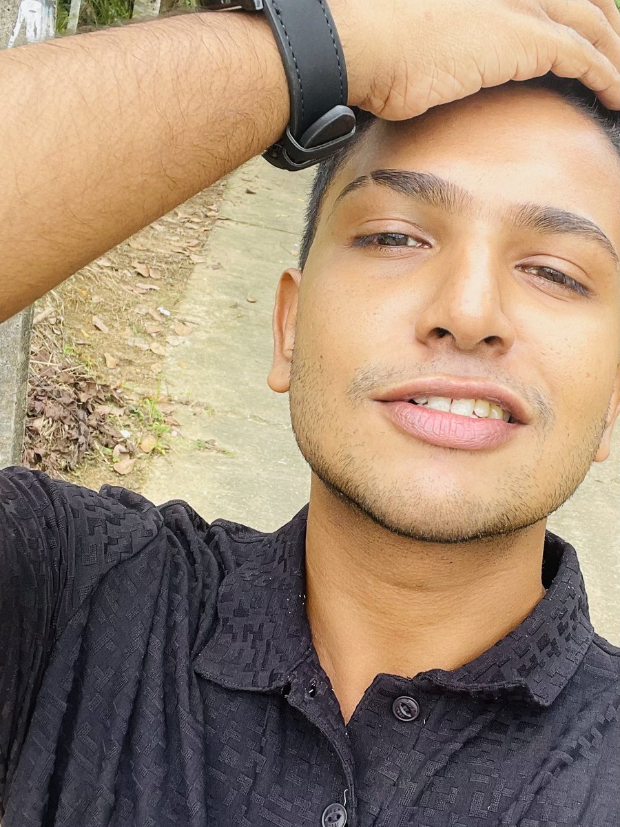 අමාරුයි තමයි ඒත්,
මේ හැමදේම මම තනියම විසඳගන්නවා ! 🖤