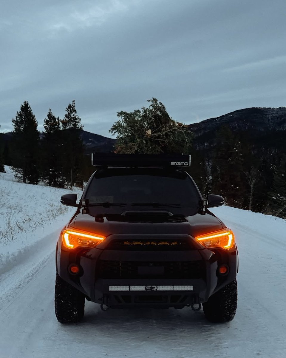 The 4Runner sure makes easy work of the Christmas tree run 🎄 💪 ❄️ 

#4runner #toyota #toyota4runner 

Photo via @ montanamace_ (on Instagram)