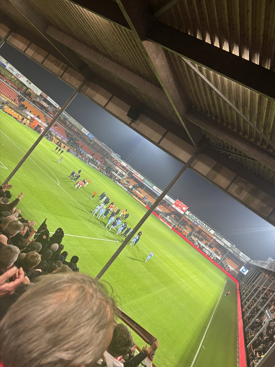 jp1888_'s tweet photo. 2025✅ het was lang niet altijd goed, maar net zoveel punten als plek 8 en door in de beker. Nog alles om voor te gaan de 2e seizoenshelft 💪🏼 geen wedstrijd gemist in 2025, dus ook weer een persoonlijk hoogtepunt! Fijne feestdagen 🎄 #volspa https://t.co/13UstULzI9