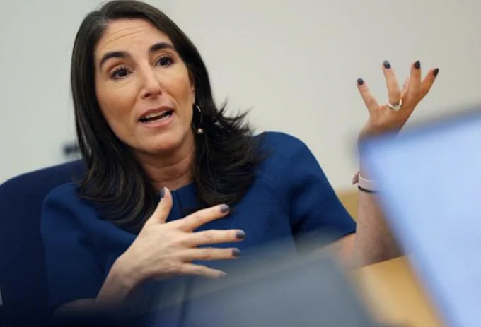 🚨Bureau : Hammack della Federal Reserve: i tassi di interesse rimarranno fermi per un certo periodo di tempo