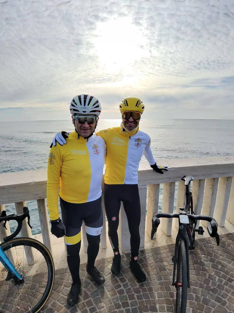 AthVaticana's tweet image. Pedalando 

#bikers #bike #cyclists #cyclisme #cycling #bici #bicicletta #ciclismo