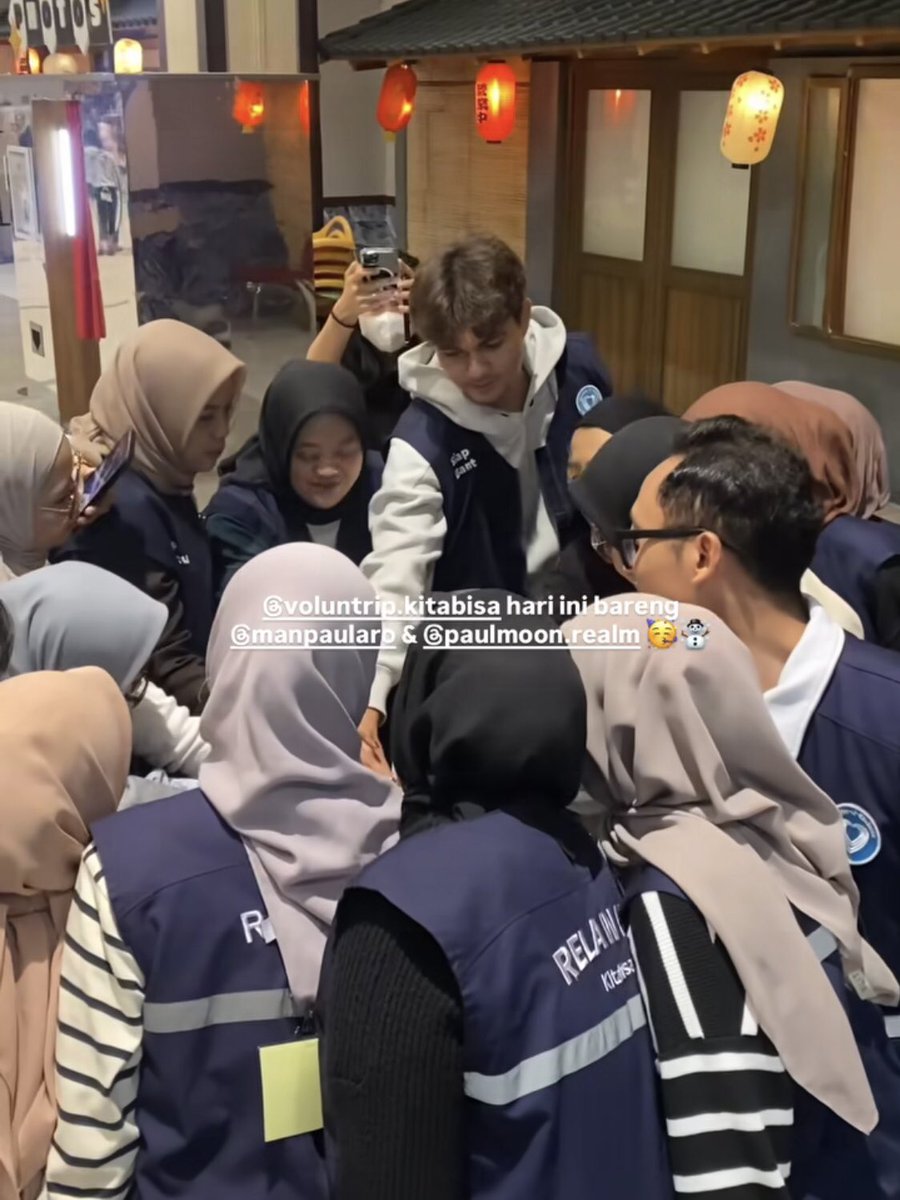 callunalenora's tweet photo. Rispek🫡🫡🫡 pienip pulmuns! semoga semakin kompak, semakin asoy dan semakin banyak hal-hal yang dirayakan, aamiin. https://t.co/V7H5VzrnCS