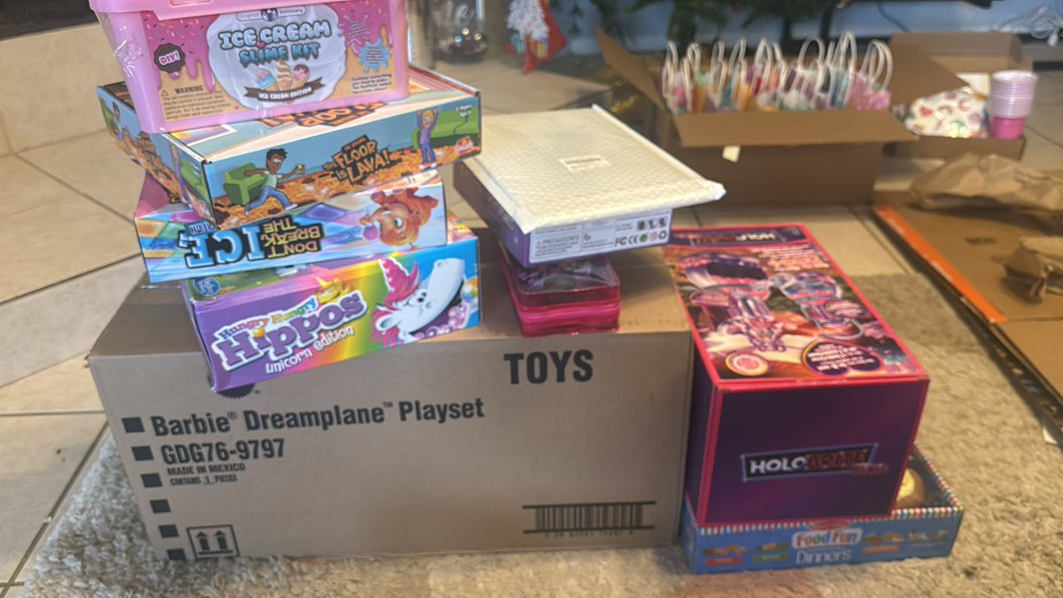 OohLaTourIt's tweet photo. Breaking down these Amazon boxes for recycling and these are all from one group! Thank you so much @luvblkgrls for blessing my girl! Her birthday is tomorrow so she’ll get a few 💕#richauntiesrichunclesxmas https://t.co/ryuaUWEUOO